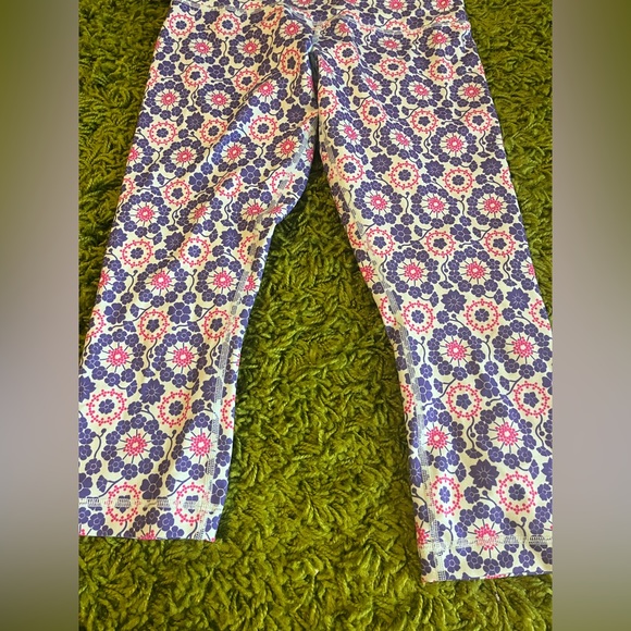 Lululemon Wunder Under Crop leggings in Twiggy Printed Power Purple / Aquamarine - Picture 4 of 13